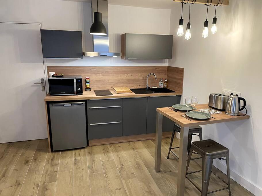Alp Chartres - Cosy Studio Au Coeur De Chartres Avec Parking Kültér fotó