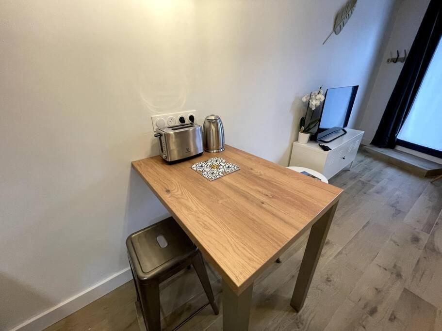 Alp Chartres - Cosy Studio Au Coeur De Chartres Avec Parking Kültér fotó